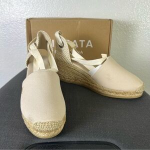 Viscata Escala Espadrille Canvas Wedges w/Sleek Ankle Laces Size 39 EUR Size